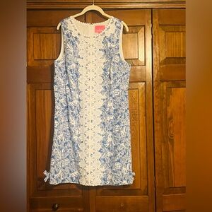 Lilly Pulitzer dress size 14. Beautiful details!
